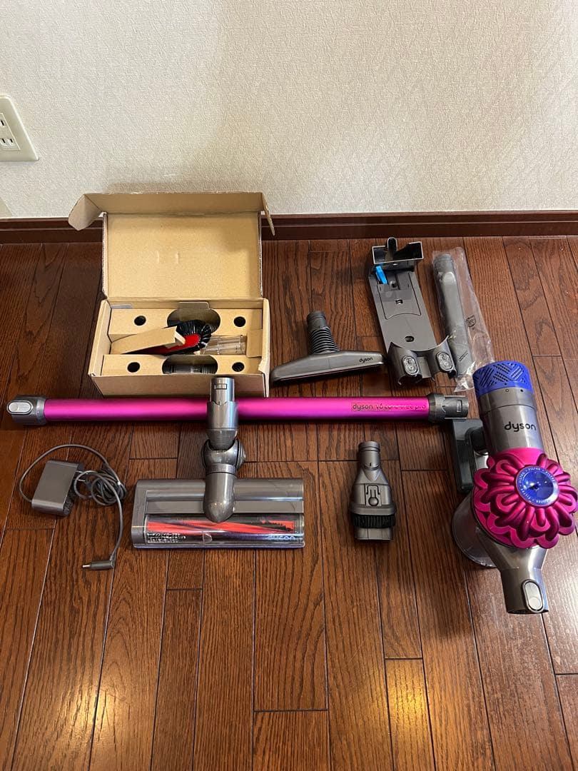 Dyson V6 SV07コードレスクリーナー 本体 バッテリー新品