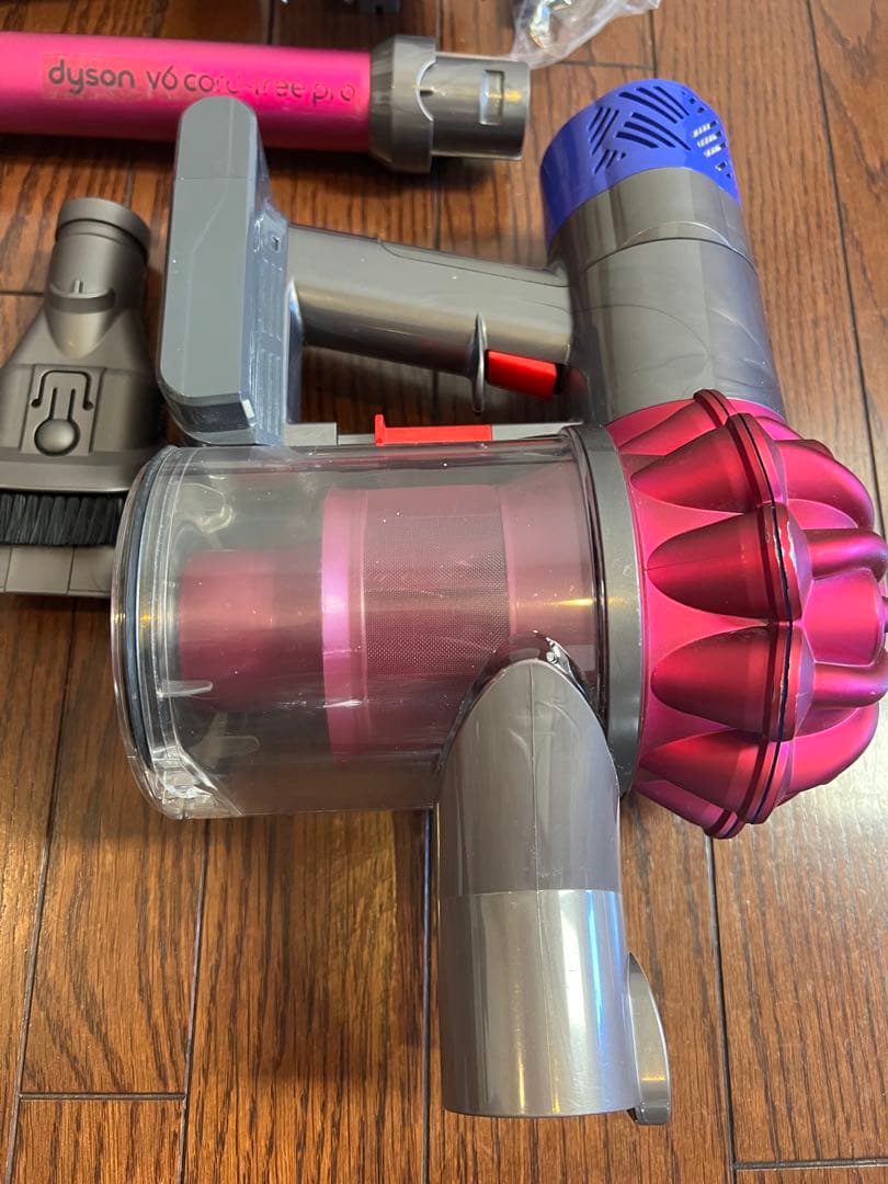 Dyson V6 SV07コードレスクリーナー 本体 バッテリー新品