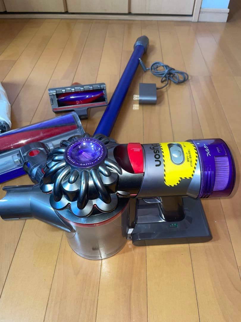ダイソンV8 SV10Kコードレスクリーナー掃除機dyson