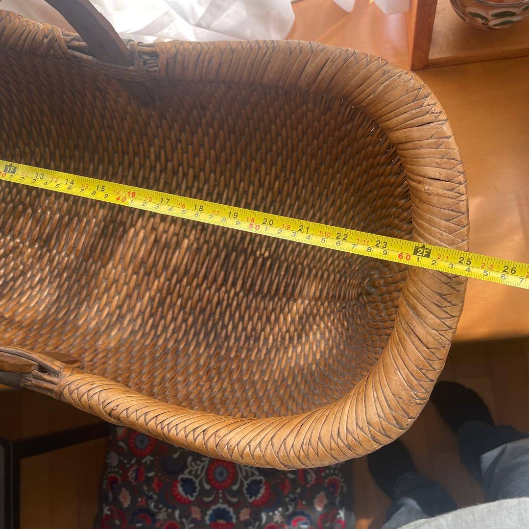 籐製　アンティーク　ハンドル付きバスケット