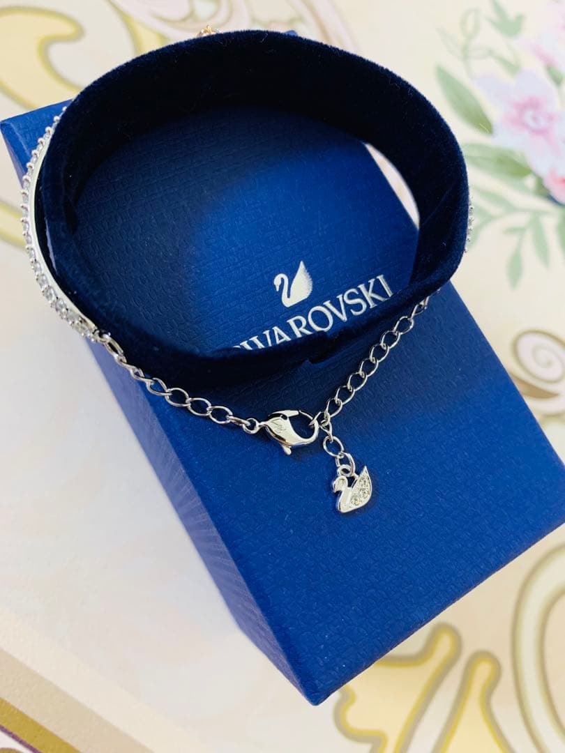 ほぼ新品スワロフスキーSwarovski Lifelong Heart バングル