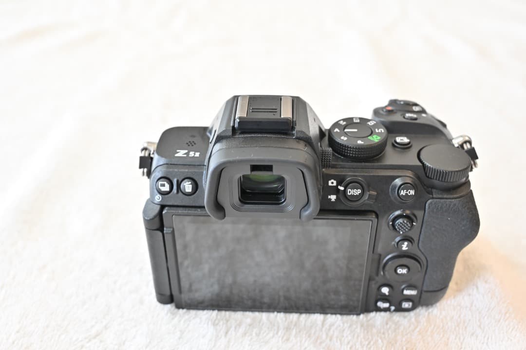 ア*ン様 【メーカー保証2028年4月】Nikon Z 5II ボディのみ