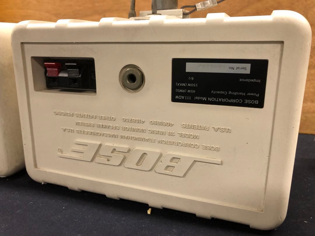 BOSE111ADW ペア 天井吊りブラケット付　中古