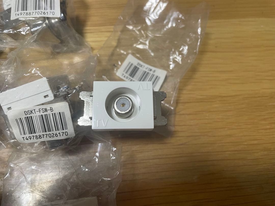 ⑲DSKT-FSW-B テレビ接続用 F型コネクタ 新品10個セット