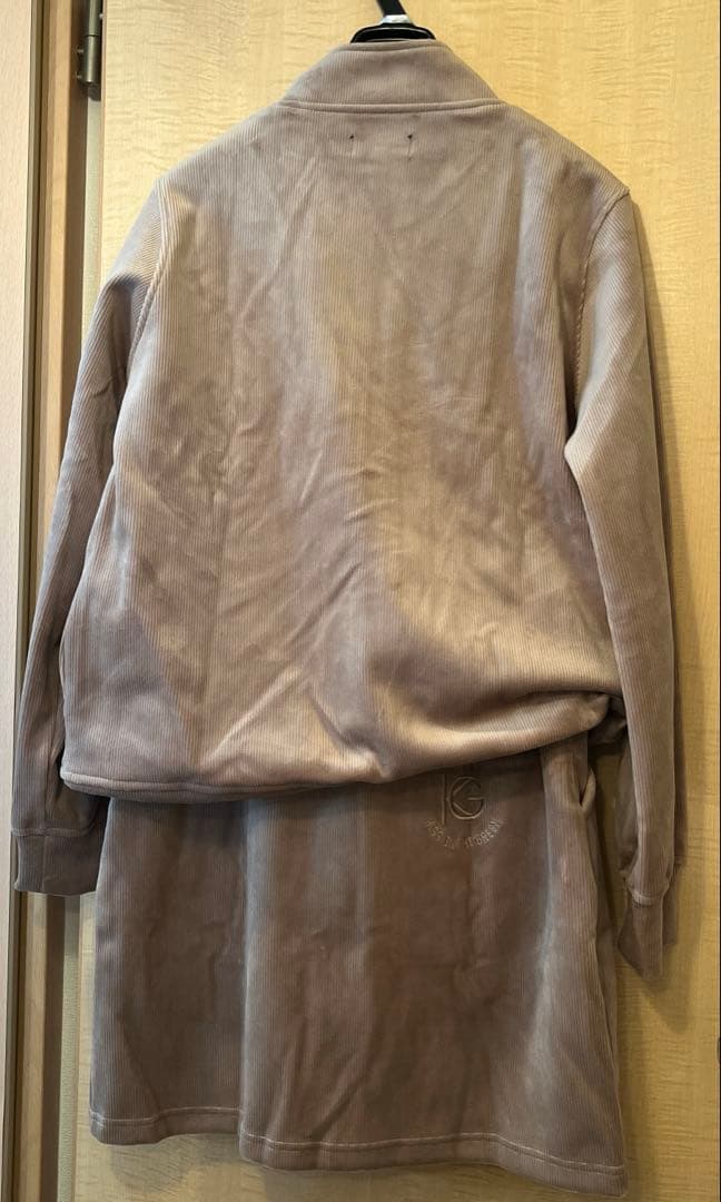 とも新品！キスオンザグリーン　セットアップ　Lサイズ