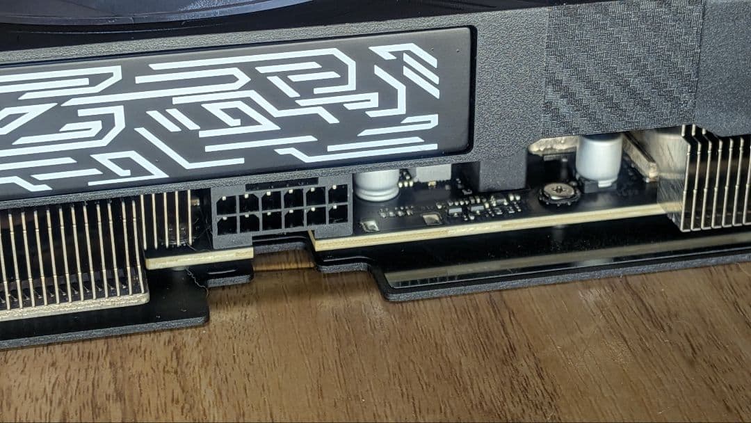 【美品】玄人志向 GALAKURO GeForce RTX 5070