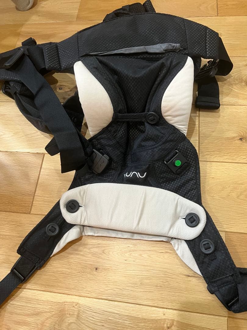 Nuna ヌナ ベビーキャリア カドル クリック/キャビア