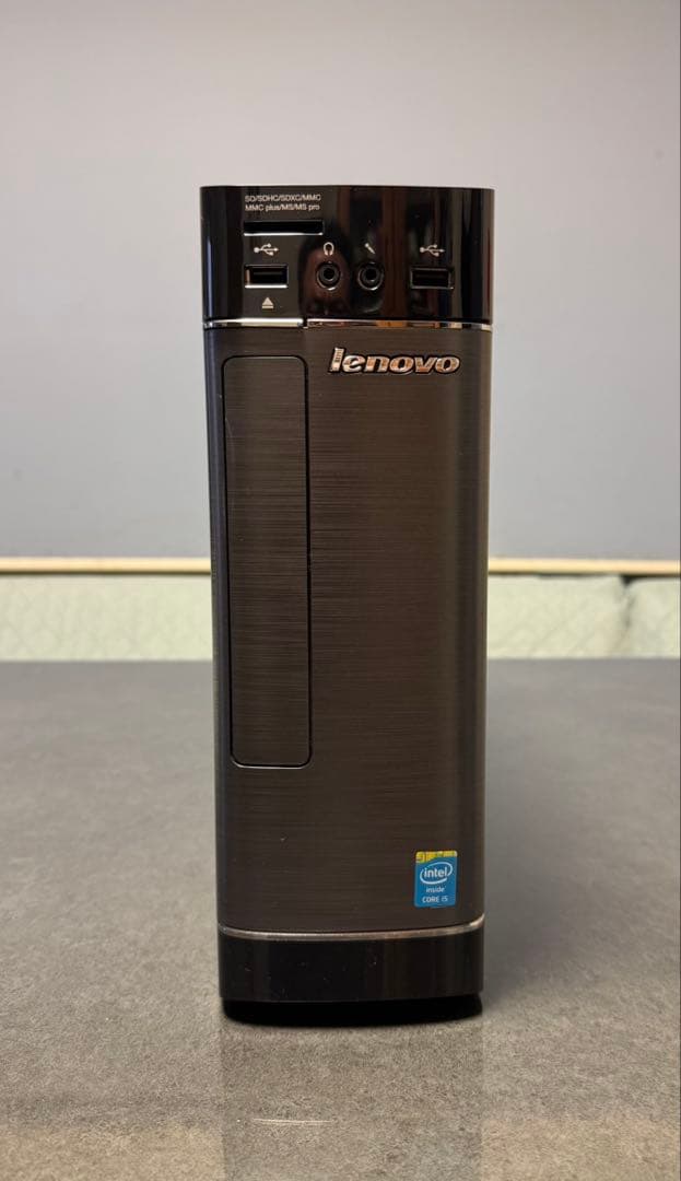 Lenovo DESKTOP-400CVFM デスクトップPC