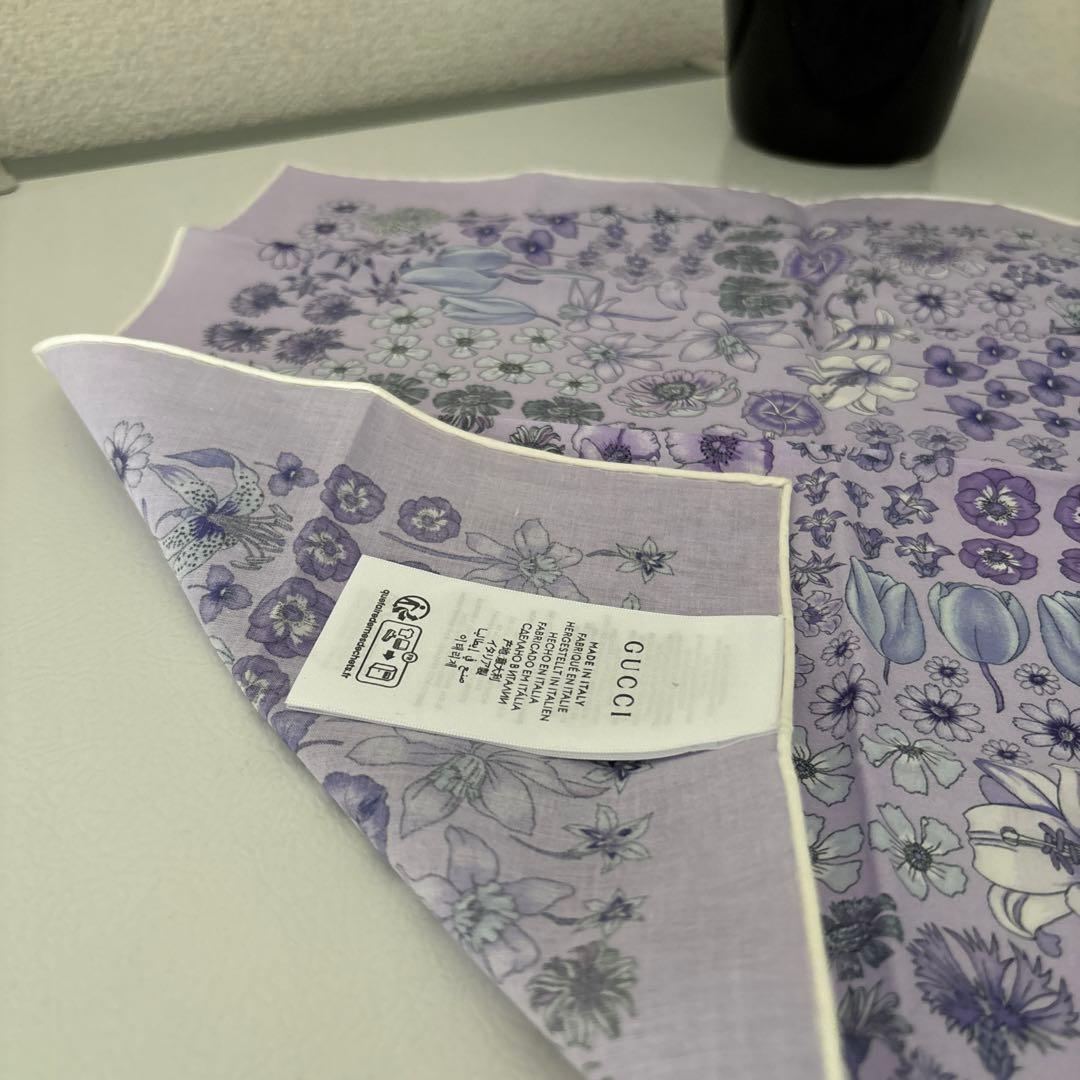 GUCCI日本限定　フローラルプリントコットンハンカチ新品未使用品