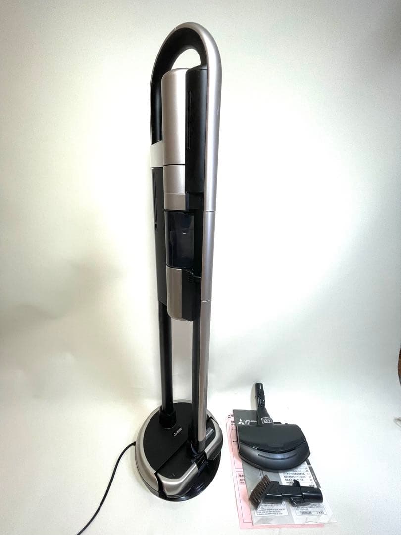 美品 三菱コードレススティッククリーナー　掃除機　サイクロン式　ZUBAQ