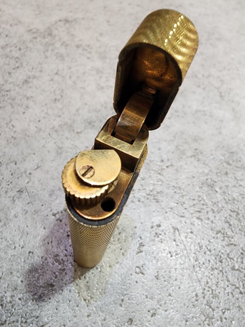 カルティエ ライター ゴールド オーバルストライプ PLAQUE OR