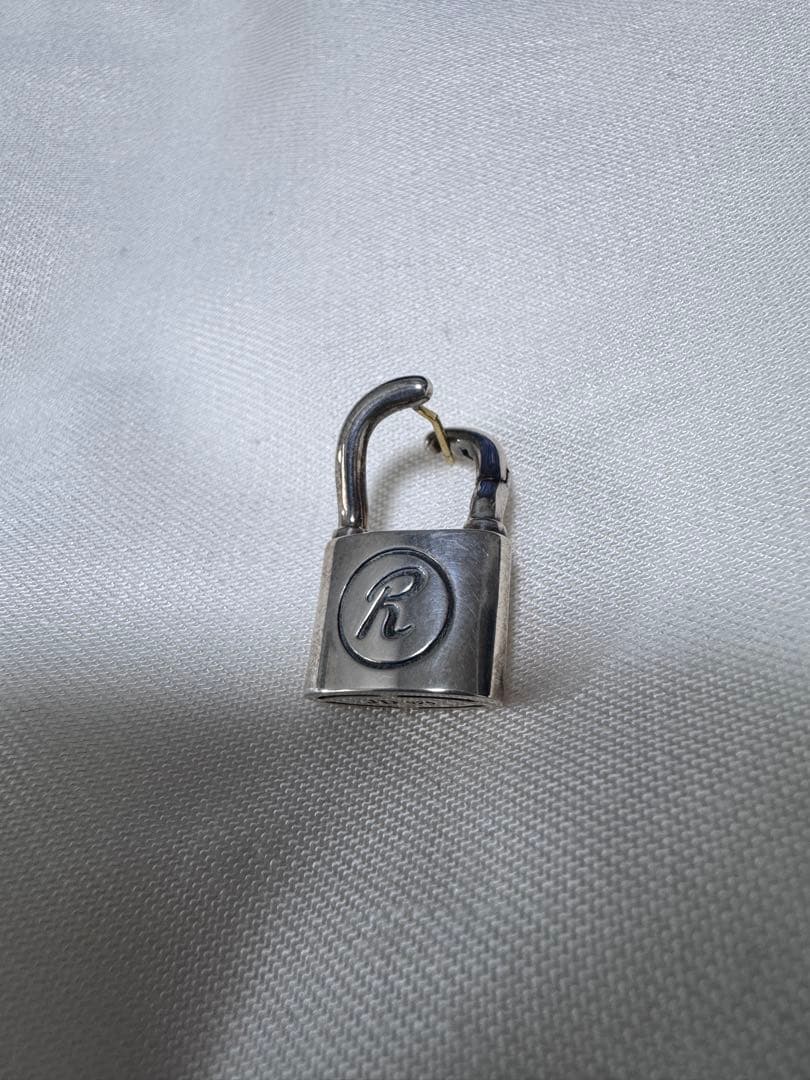 REBEL YELL ピアス