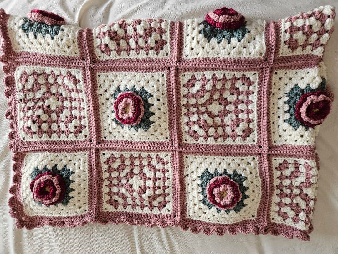 立体お花モチーフ　マルチカバー