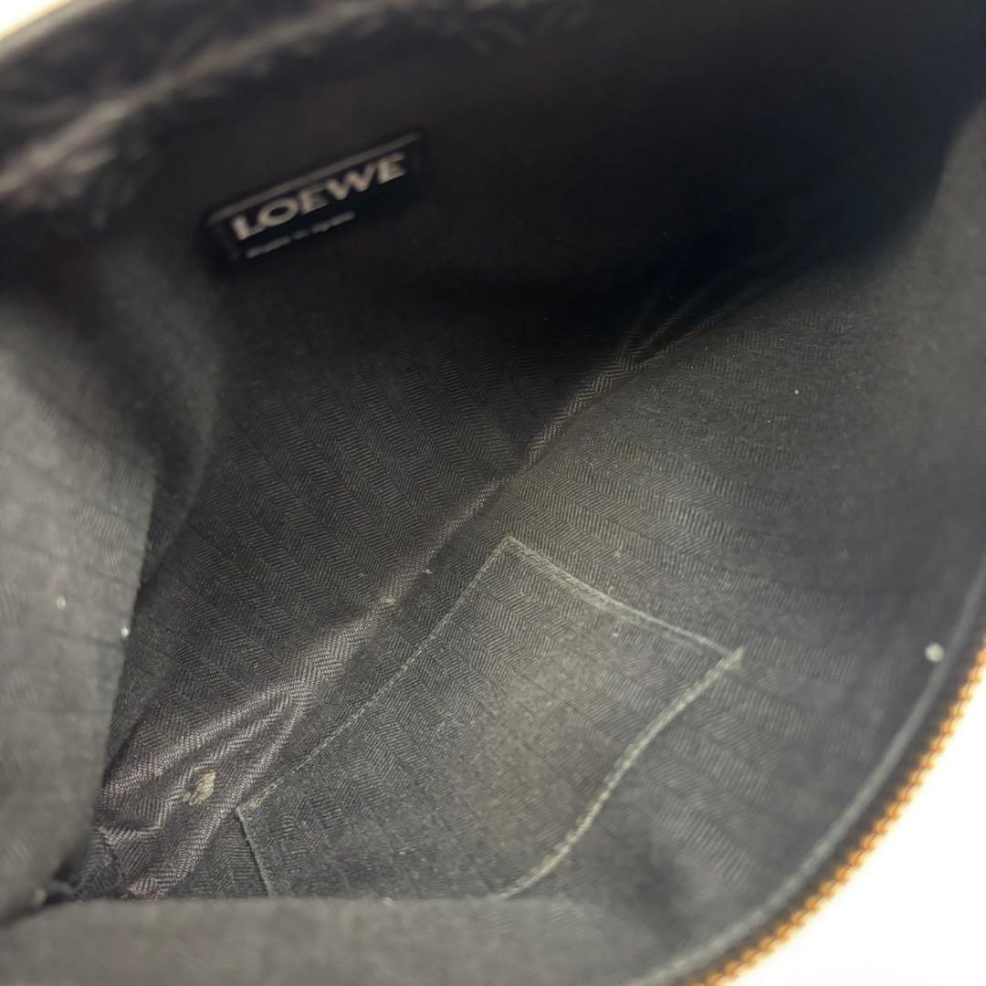 LOEWE リピートアナグラム レザー クラッチバッグ ブラック