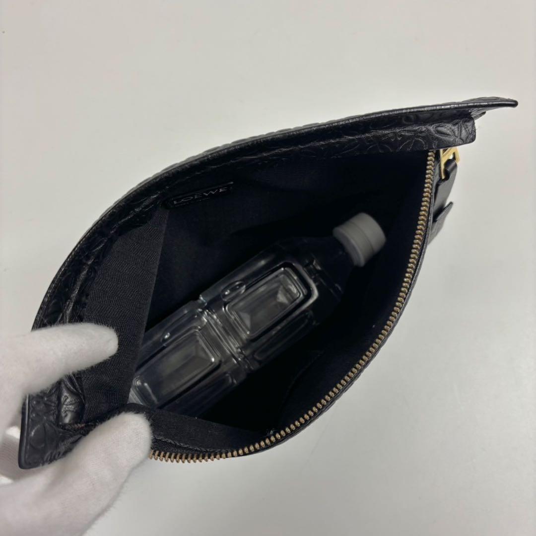 LOEWE リピートアナグラム レザー クラッチバッグ ブラック