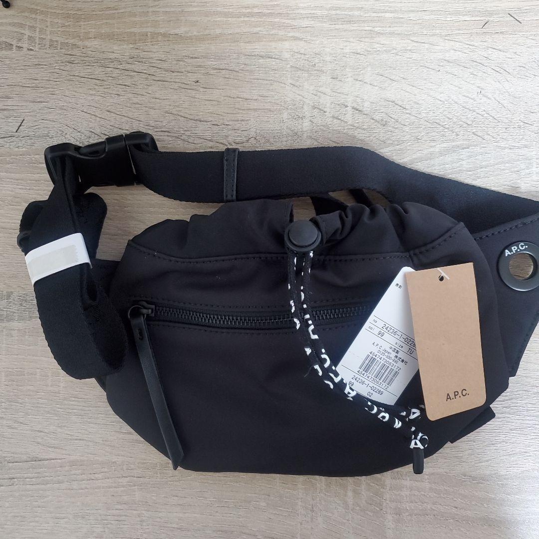 新品未使用　A.P.Cヒップバッグ