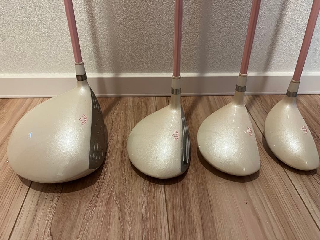 Wilsonレディースゴルフクラブセット 10本/キャディバッグ付き