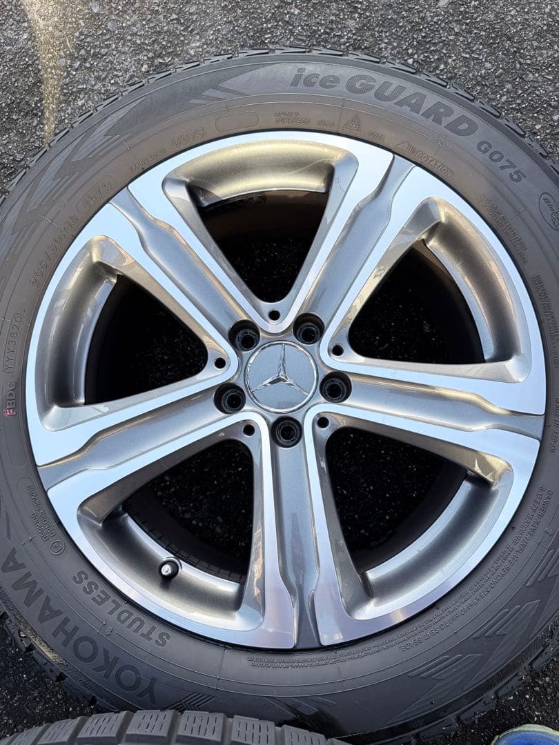 美品　ベンツ純正　GLC220d ヨコハマ 235/60R18 タイヤホイール
