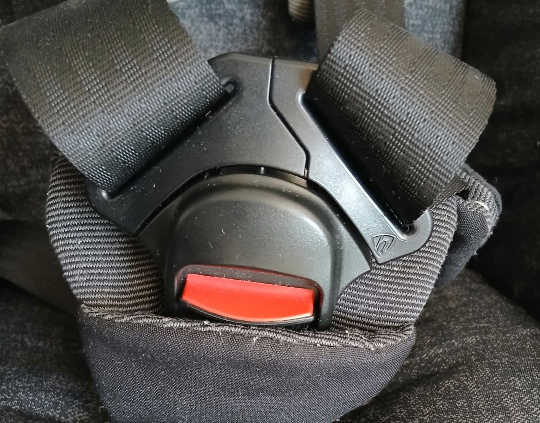 マキシコシ AxissFixPlus チャイルドシート