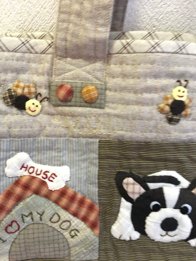 パッチワークキルトバック　大きめのトートバック　ワンコ &ミツバチ NO41