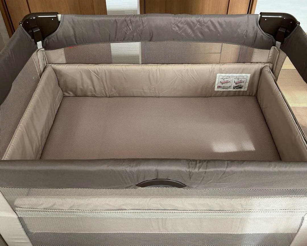 【ココネルエアー】ベージュ ベビーベッド 説明付き