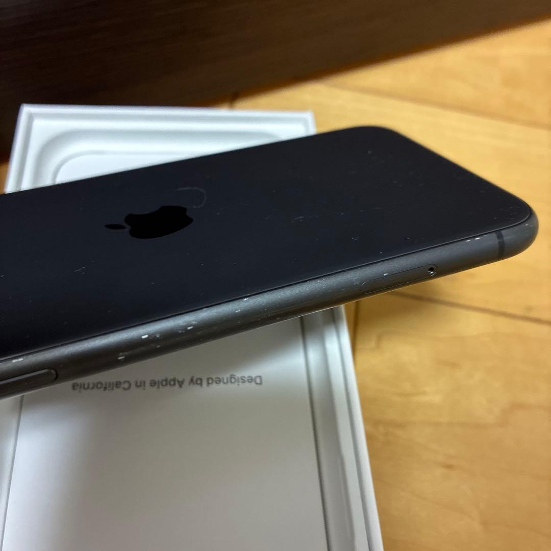 Apple iPhone 11 【 ブラック 】+オマケ付き