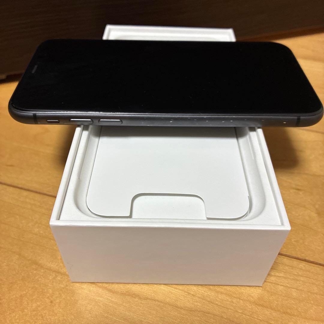 Apple iPhone 11 【 ブラック 】+オマケ付き