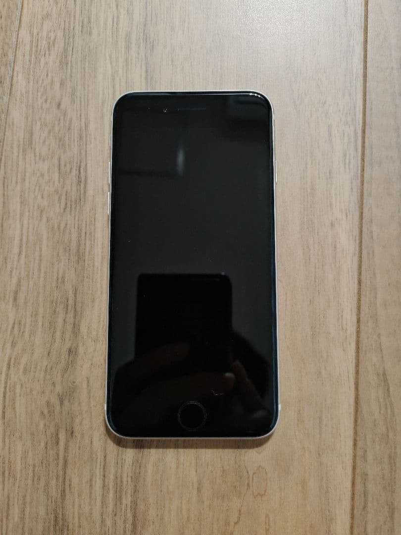 Apple iPhone SE 第3世代 スターライト 64GB