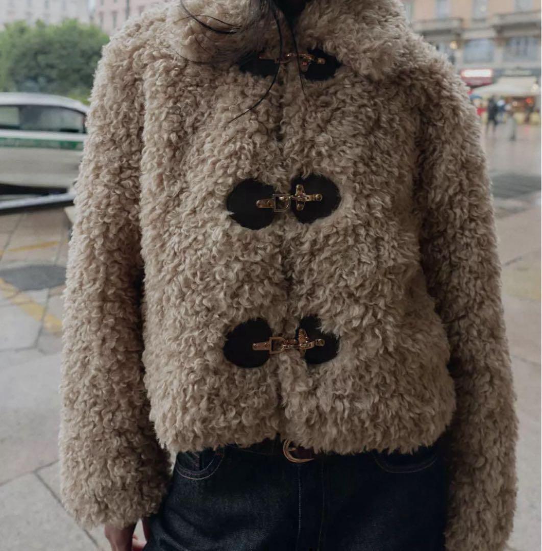 ZARA トグルボタン フェイクファージャケット