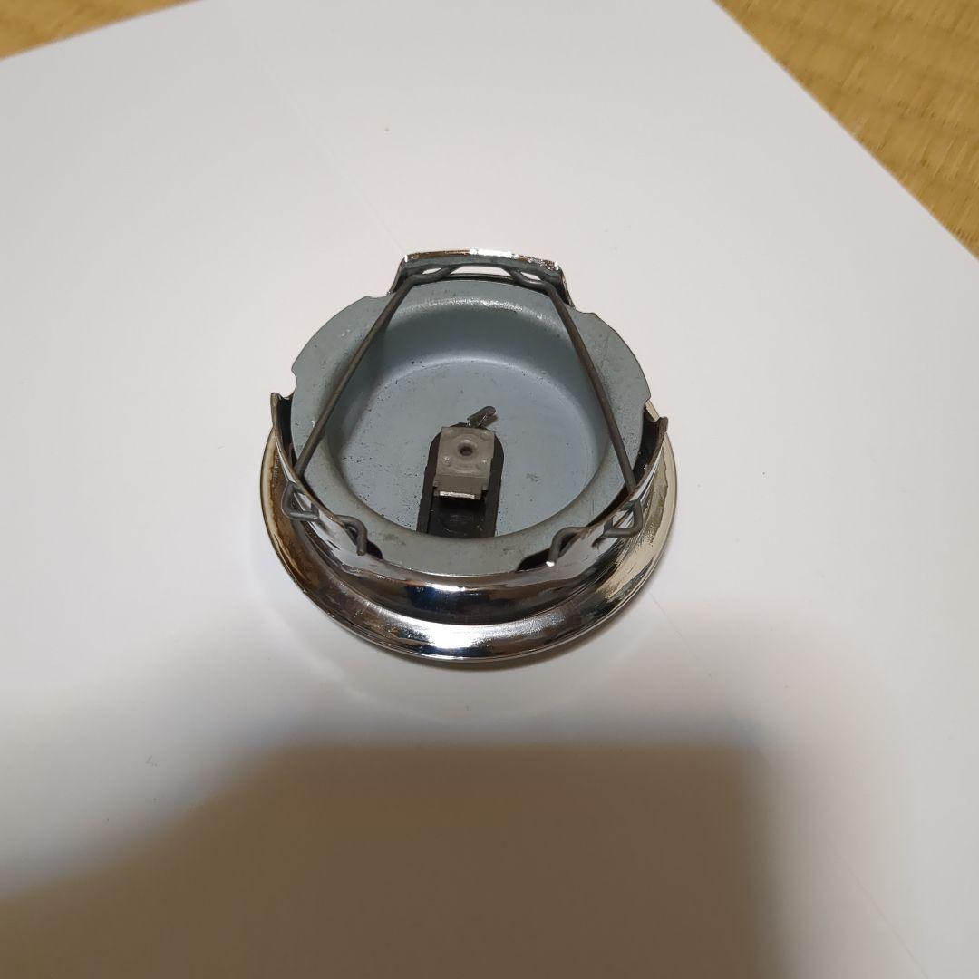 ナルディウッドステアリング、ホーンボタン、取り付けネジ。