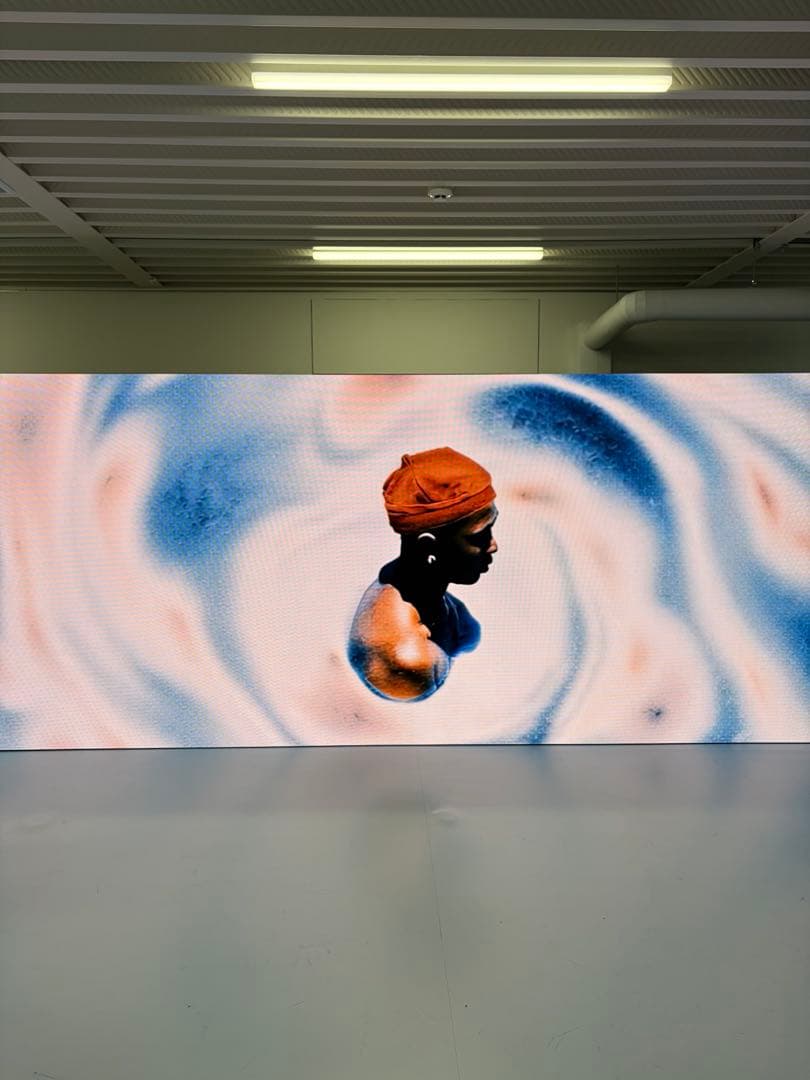 【激レア完売品】SKYLRK iPhone16 Pro Case スーパーブルー