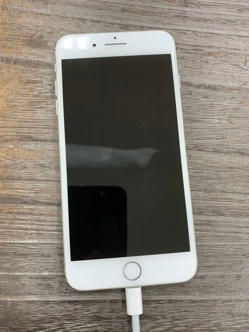 Apple iPhone 8 Plus シルバー 64 GB