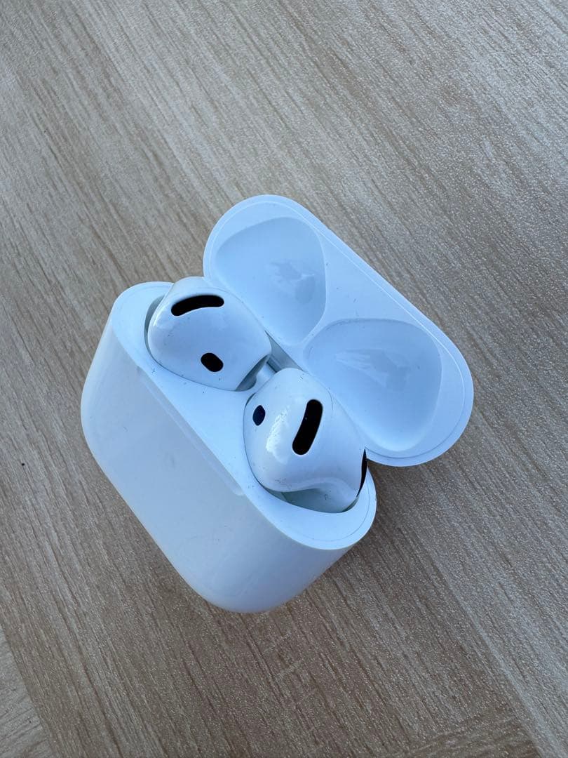 Apple AirPods 4 【ノイズキャンセリング非搭載】