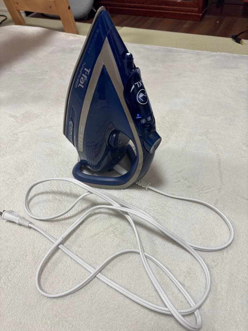 新品　試用のみ　T-fal FV6825 アイロン 1400W DURILIUM