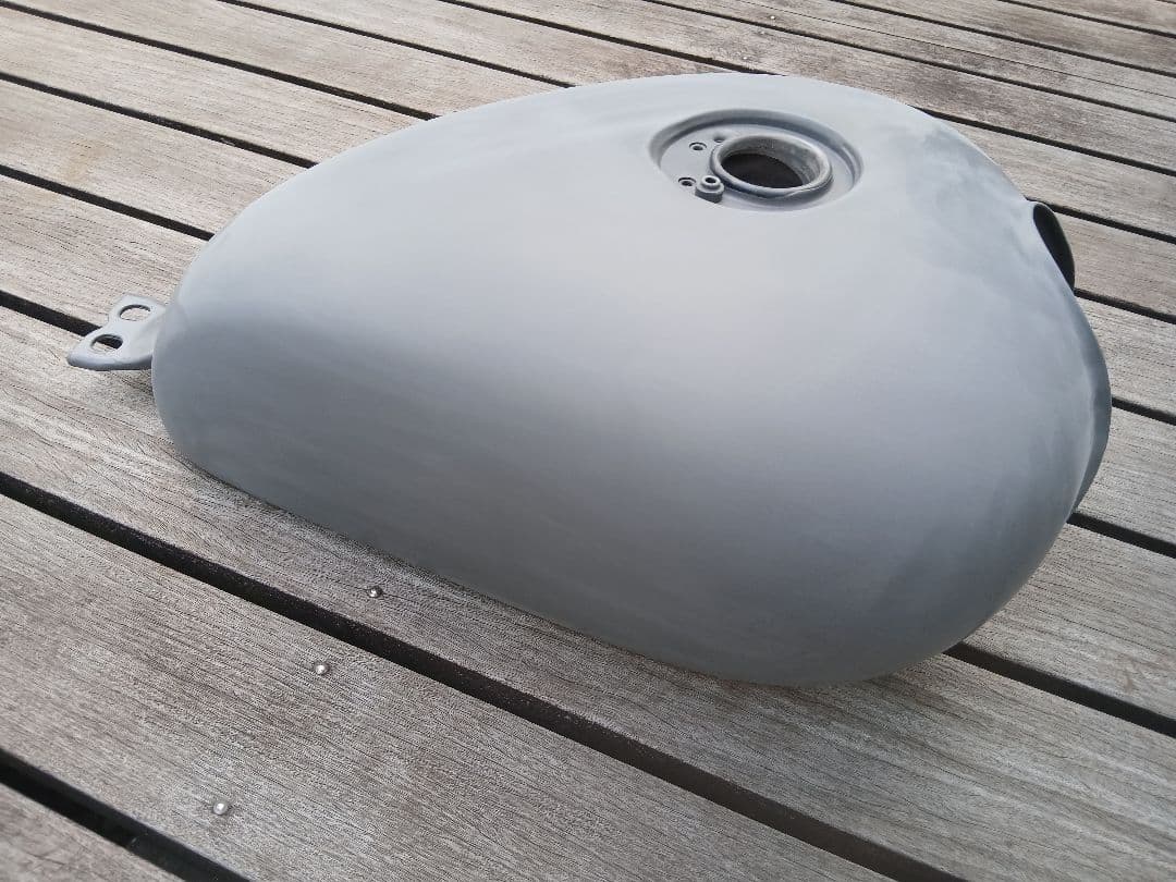 KAWASAKI W650 タンク スムージング済み