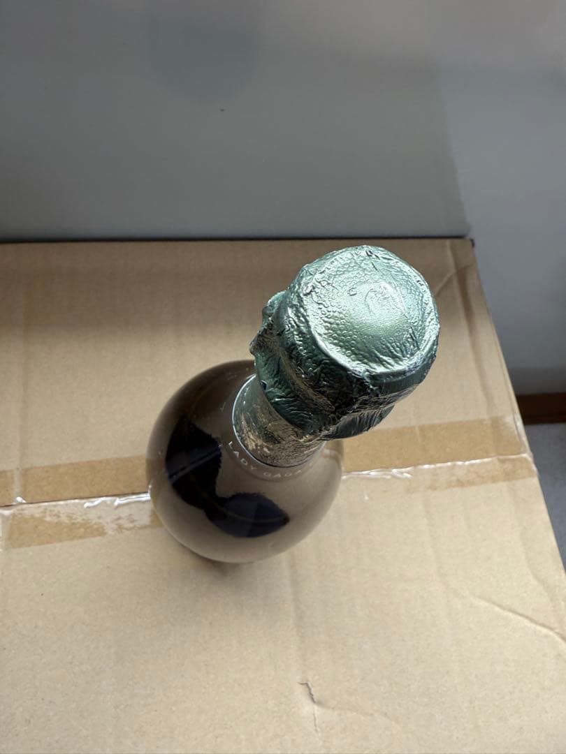 ドンペリニョン　レディガガ　2010年新品未開封　箱無し