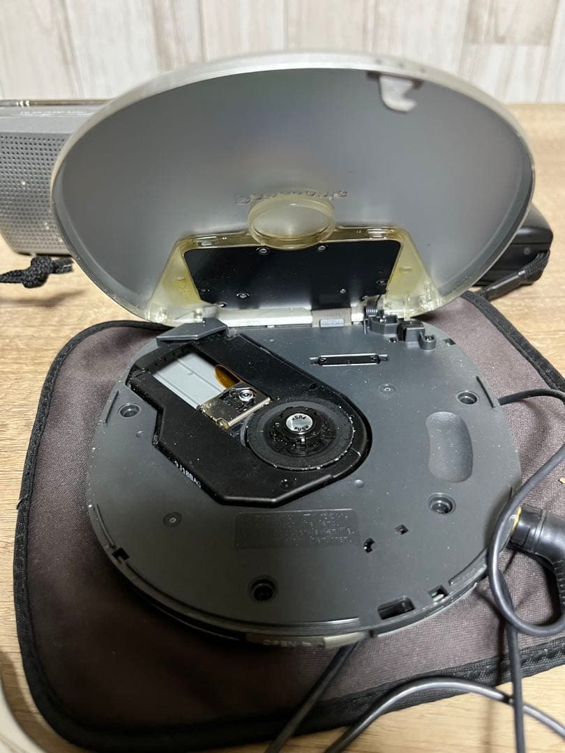 断捨離宣言‼️携帯CDプレイヤーカセット、プレイヤー、ラジオジャンク福袋