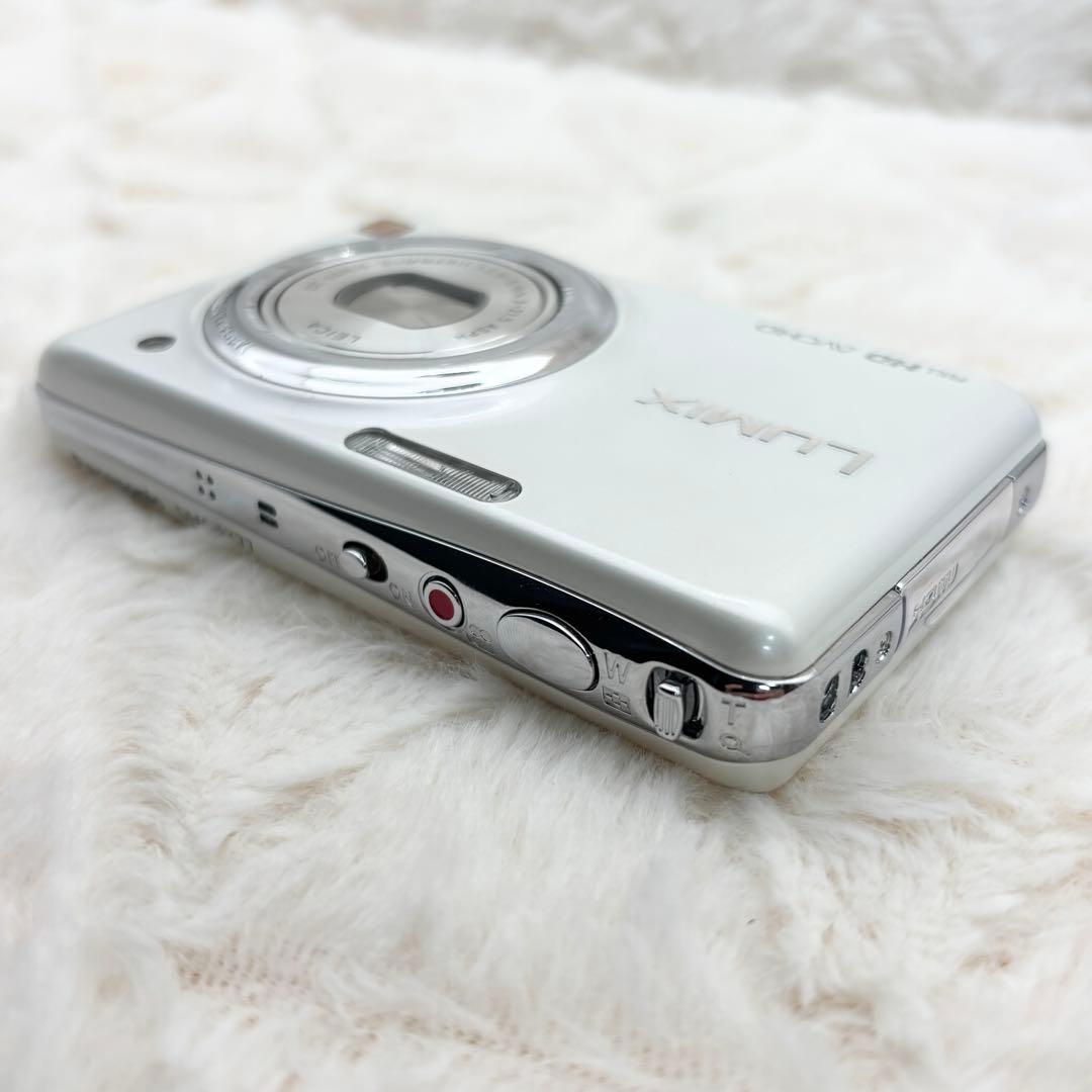 極美品 動作良好 Panasonic LUMIX DMC-FX77 ホワイト