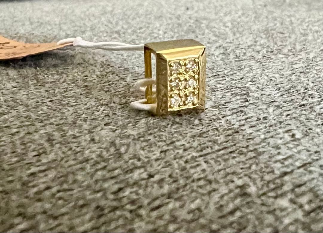 【値下げ】18金BOXダイヤペンダントタップ　ユニセックス　大セール❣️