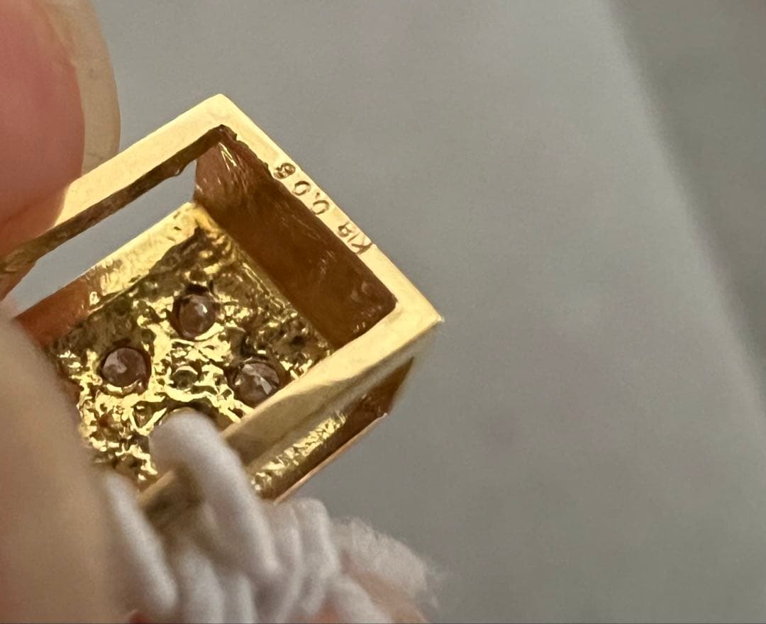 【値下げ】18金BOXダイヤペンダントタップ　ユニセックス　大セール❣️