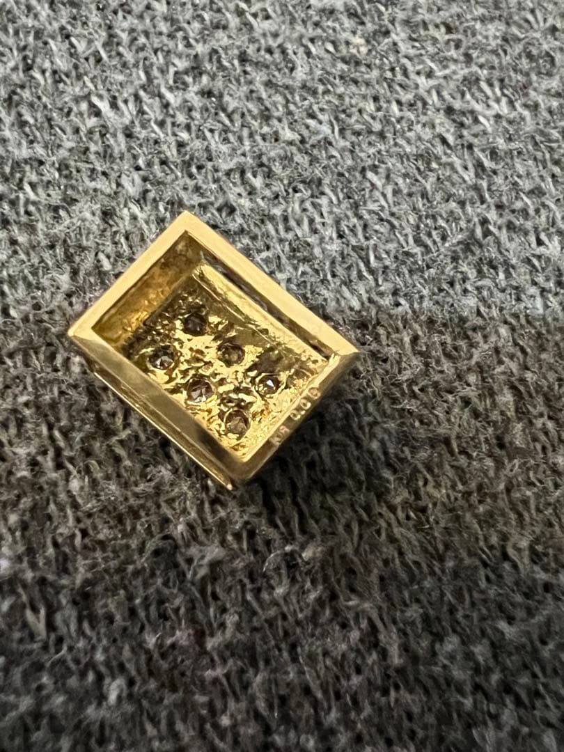 【値下げ】18金BOXダイヤペンダントタップ　ユニセックス　大セール❣️