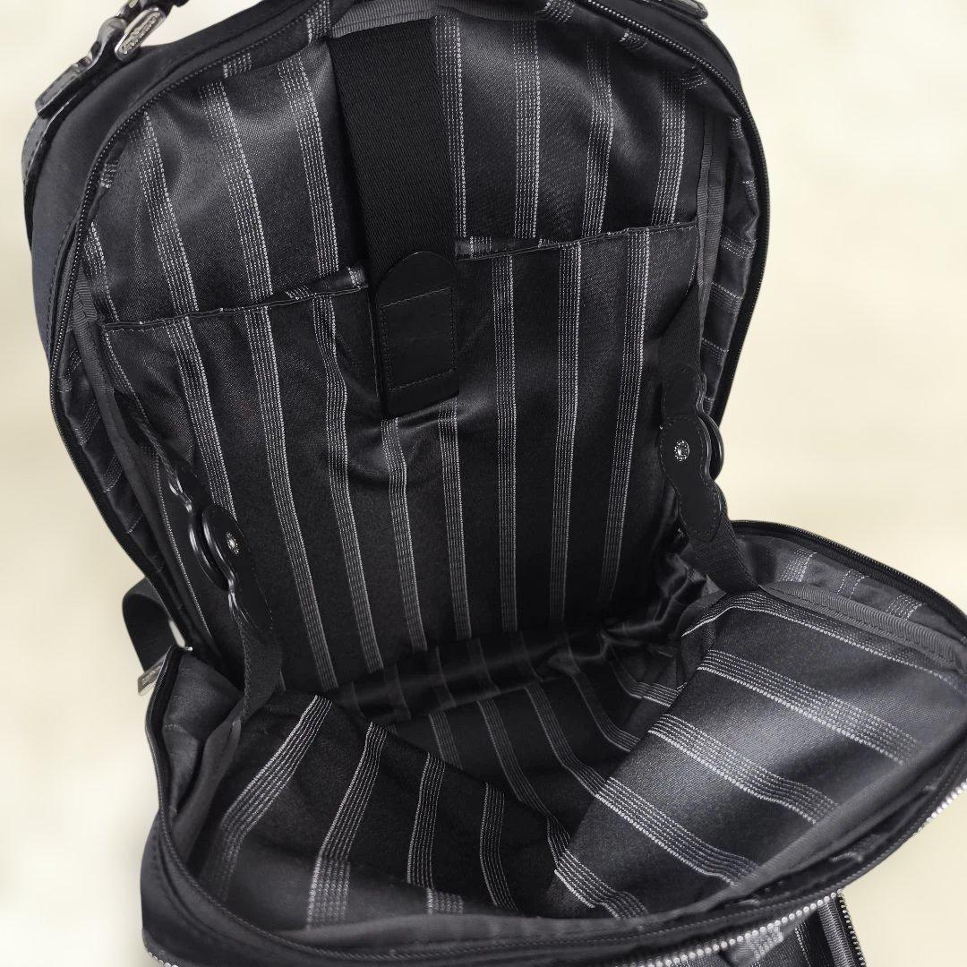 極美品✨ オロビアンコ センプレライト バックパック ナイロン 2層 B4可 黒