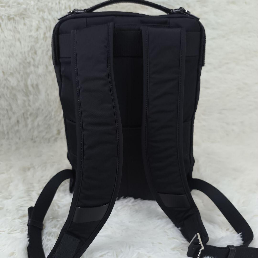 極美品✨ オロビアンコ センプレライト バックパック ナイロン 2層 B4可 黒
