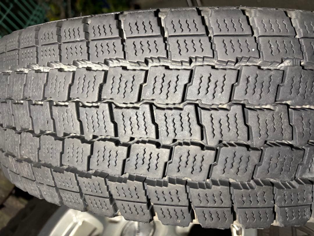 引取限定15インチ ホイールとスタッドレスタイヤ4本セット