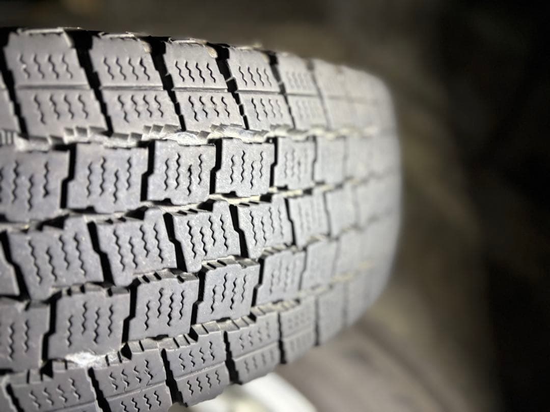 引取限定15インチ ホイールとスタッドレスタイヤ4本セット