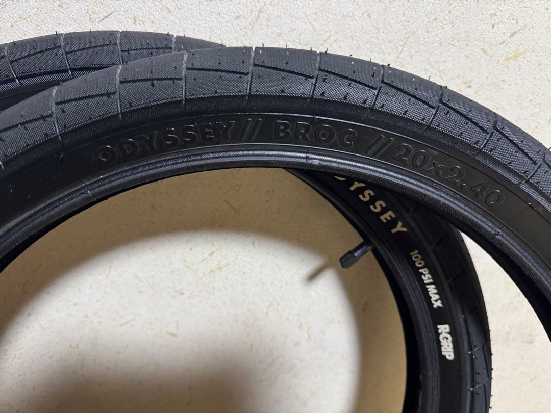 BMXタイヤOdyssey Broc Raifordのシグネチャー