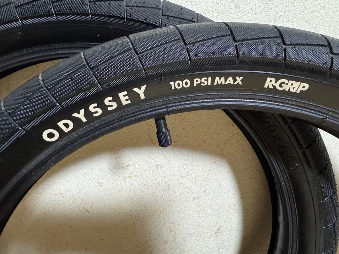 BMXタイヤOdyssey Broc Raifordのシグネチャー