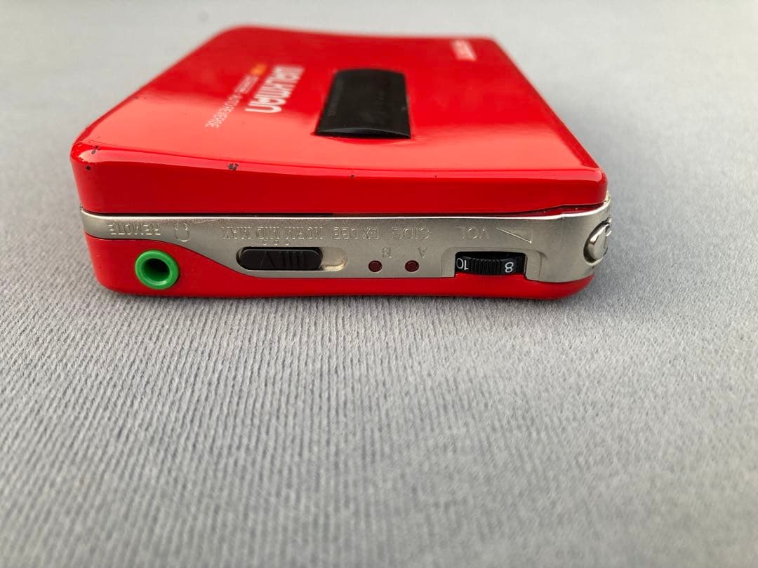 SONY/ソニー　カセットウォークマン　WM-EX70　レッド