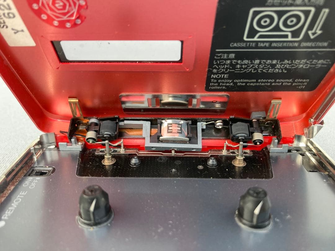 SONY/ソニー　カセットウォークマン　WM-EX70　レッド