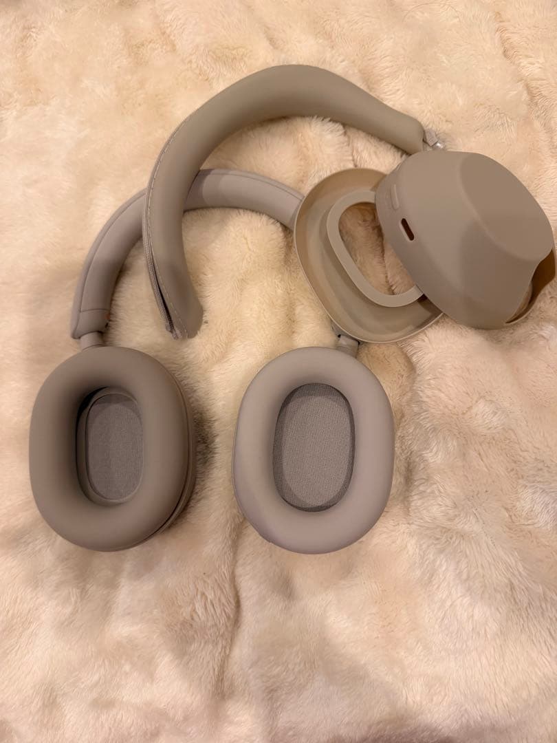 グレー ワイヤレスヘッドホン 専用ケース付き